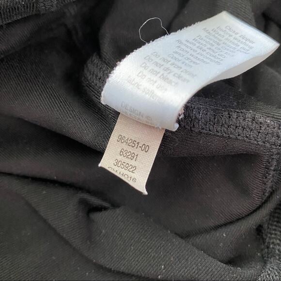 Athleta Be Free Knicker EUC Black XS White Reflectors Capri Side Stash Pocket - Picture 7 of 10